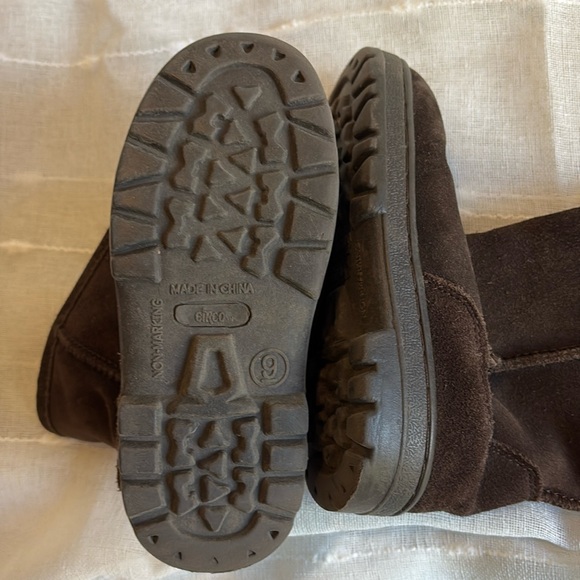 Kid’s Circa brown boots size 9 - Picture 5 of 5